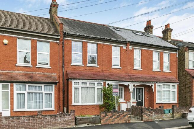 3 bed property, in Strathearn Road, £500,000