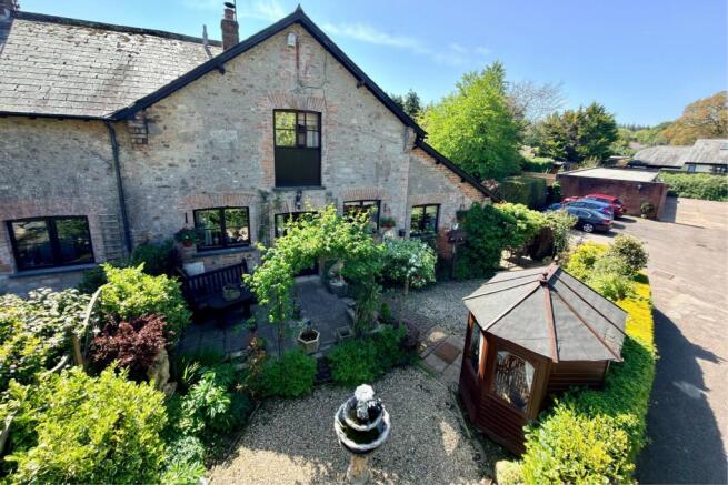 3 bed property, in Bowd Court, £520,000