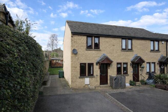 2 bed property, in Airedale Mews, £180,000