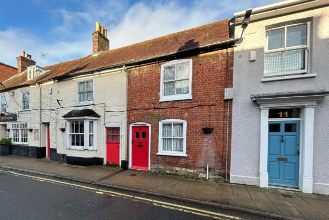 3 bed property, in Wareham, £300,000