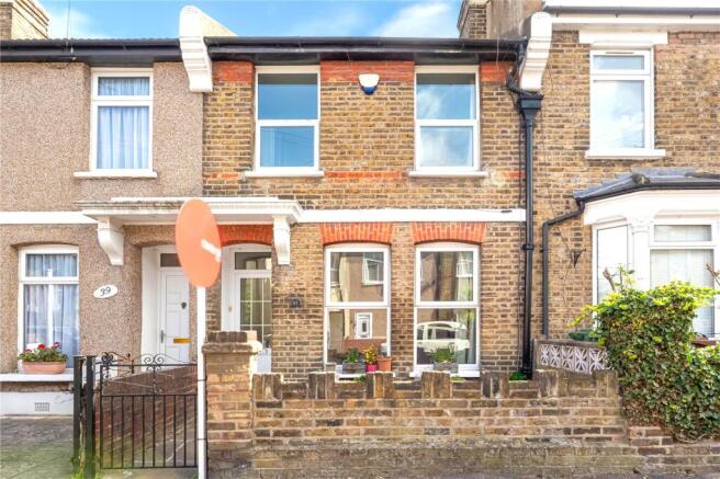 2 bed property, in Hervey Park Road, £675,000