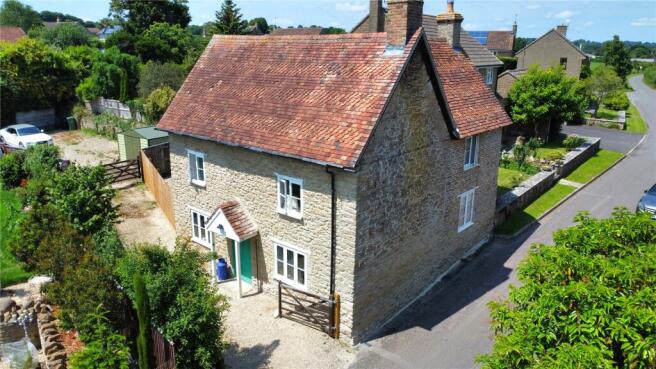 4 bed property, in Horsington, £325,000