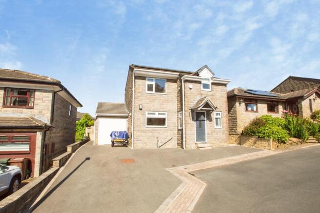 3 bed property, in Marston Close, £295,000