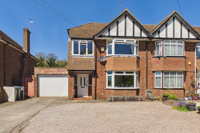 3 bed property, in Wood Lane End, £600,000
