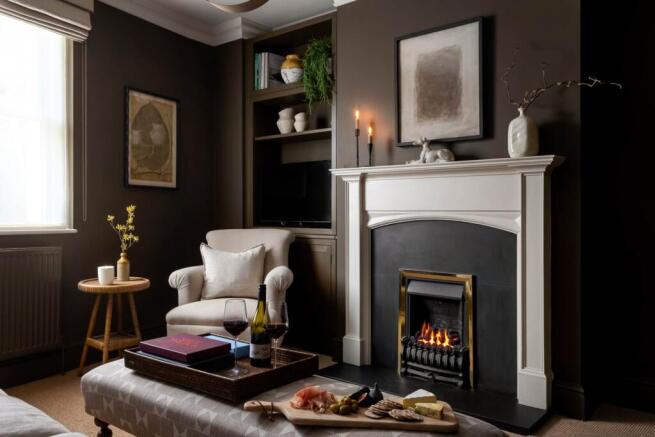 3 bed property, in St Johns Road, £699,950