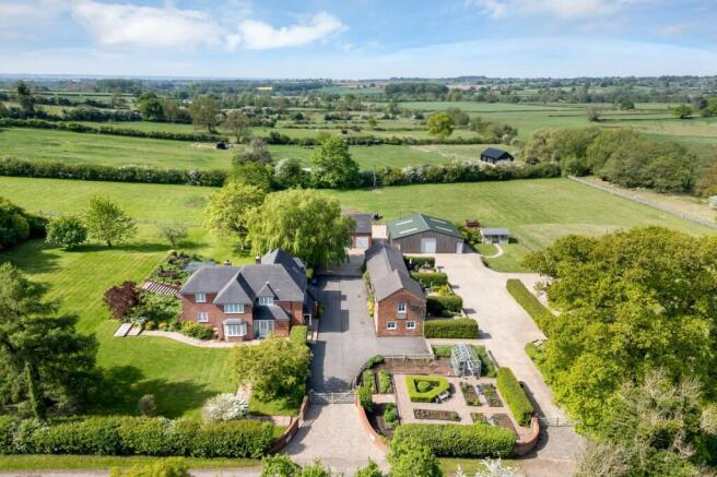 4 bed property, in Greendale Farm, £1,750,000