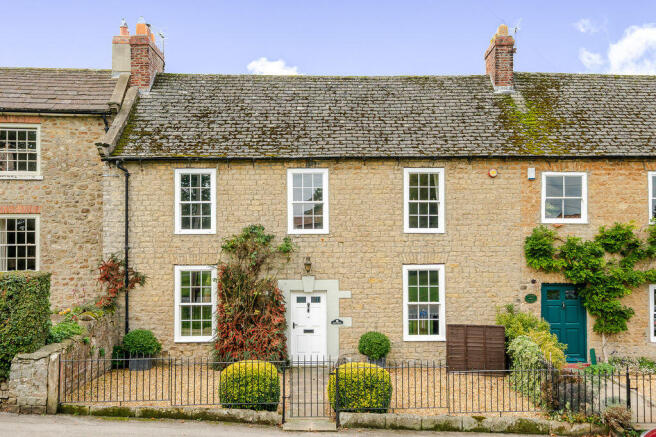 3 bed property, in The Green, £550,000
