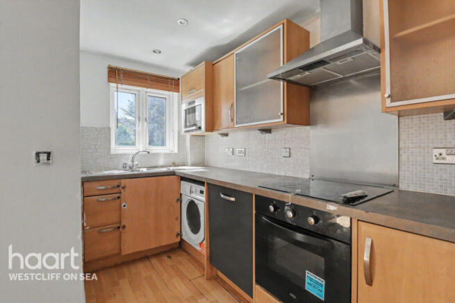 2 bed property, in Guildford Road, £180,000