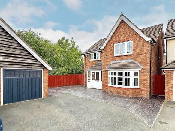 4 bed property, in Himley Close, £410,000