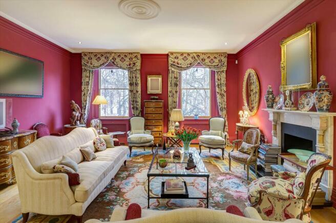 4 bed property, in St. George's Square, £2,550,000
