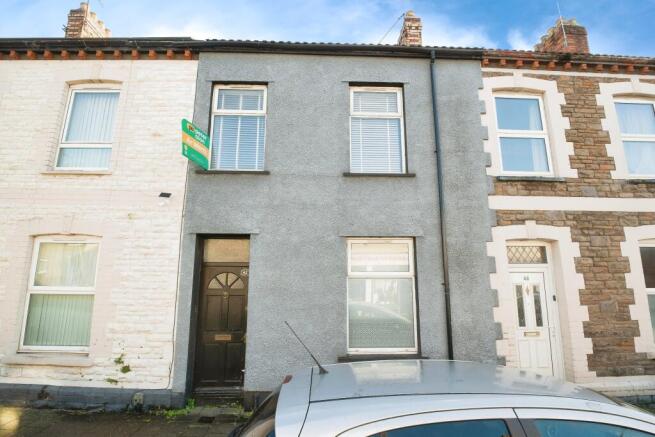 4 bed property, in Carlisle Street, £220,000