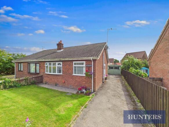 2 bed property, in West Lane, £180,000