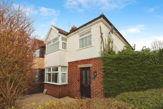 3 bed property, in South Avenue, £343,000