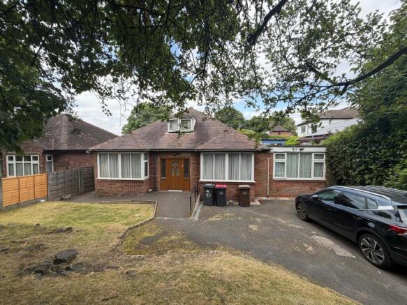 5 bed property, in Singleton Road, £550,000