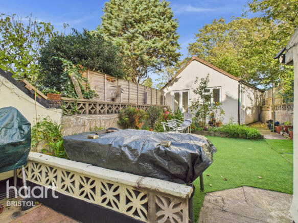 7 bed property, in Brentry Road, £750,000