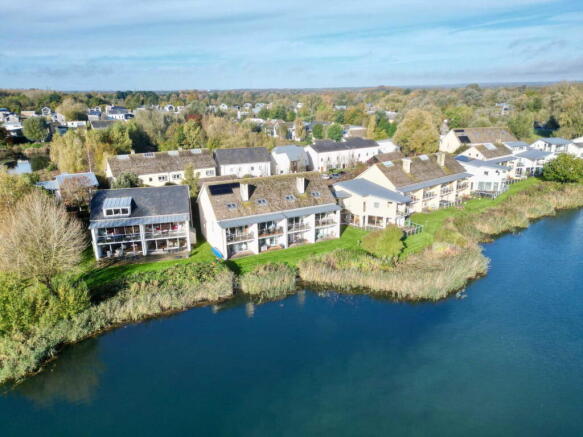 5 bed property, in 28 Clearwater, £485,000