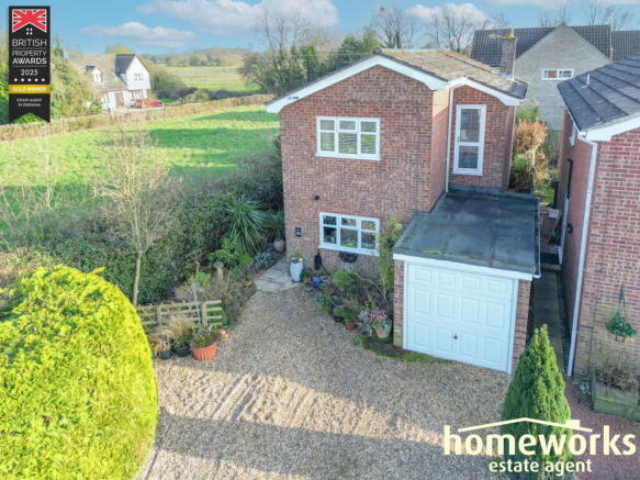 3 bed property, in Richard Haggard Close, £290,000