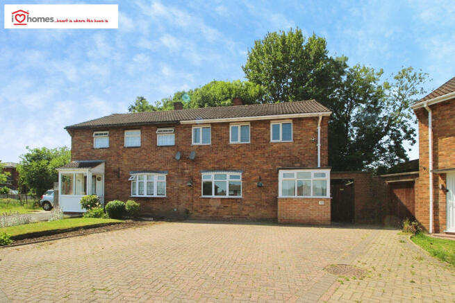 3 bed property, in Chaucer Avenue, £220,000