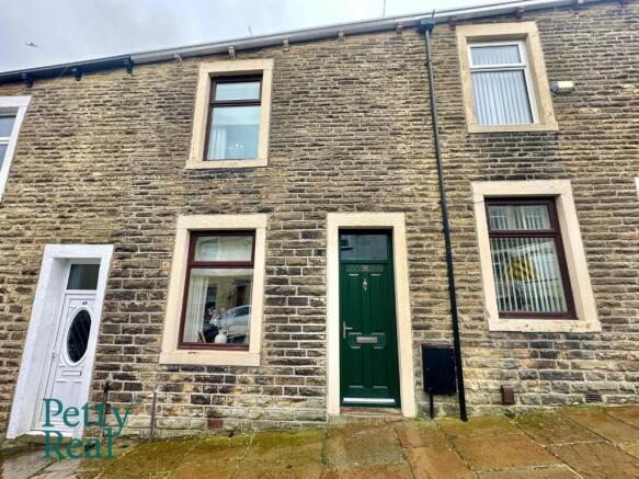 2 bed property, in Portland Street, £110,000
