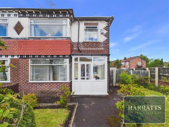 3 bed property, in Montagu Road, £325,000