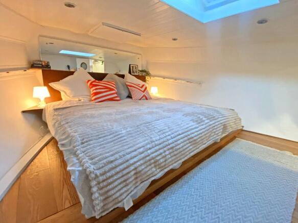 1 bed property, in Rope Street, £159,995
