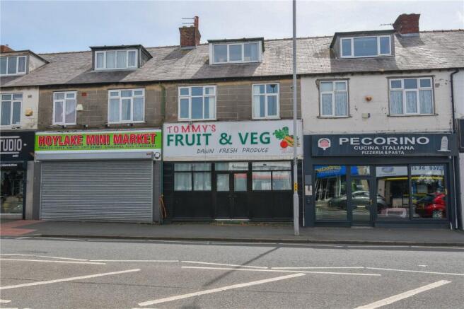 2 bed property, in Hoylake Road, £270,000