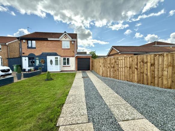 2 bed property, in Gatesgarth Close, £127,000