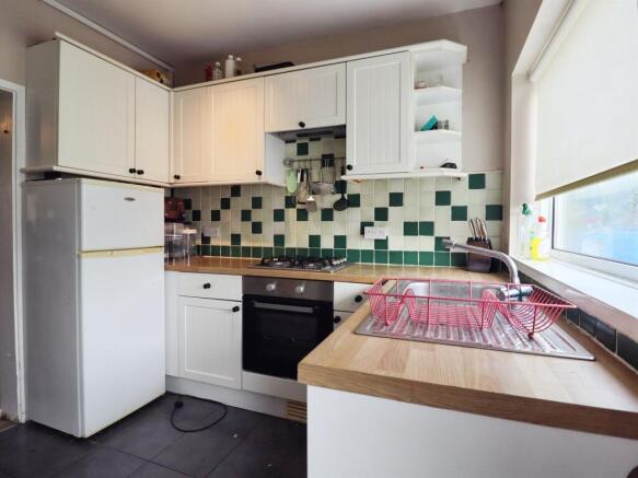 2 bed property, in Mill Road, £150,000