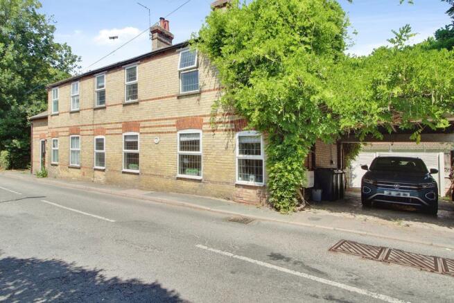 4 bed property, in Station Lane, £450,000
