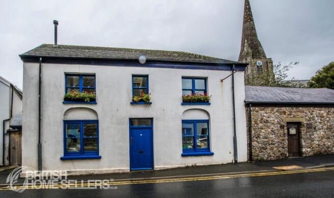 5 bed property, in Lady Street, £475,000