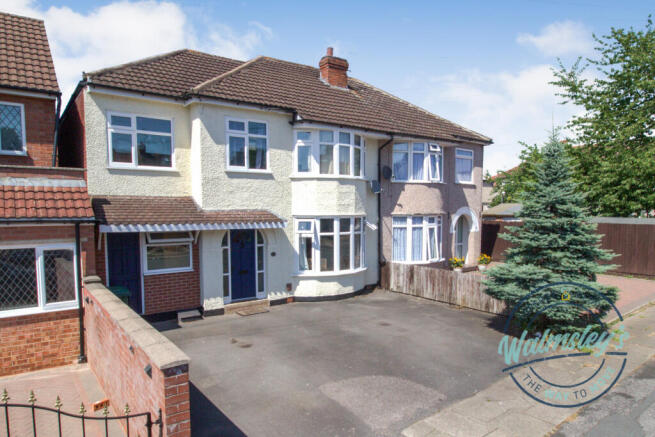 4 bed property, in Elm Tree Avenue, £315,000