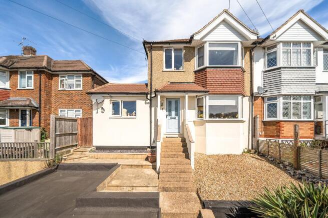 4 bed property, in Hyde Road, £600,000