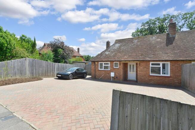 2 bed property, in Thistley Lane, £450,000