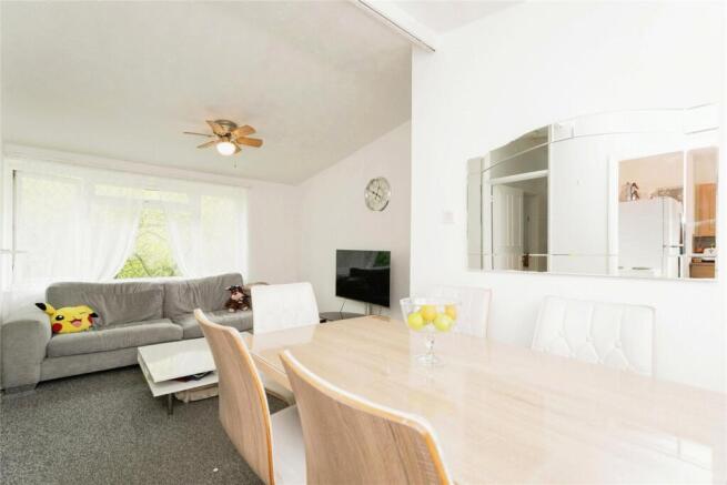 1 bed property, in Munnings Road, £105,000