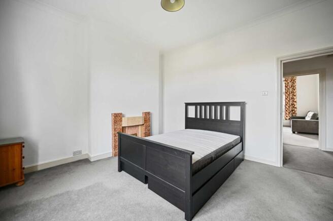 1 bed property, in Lime Grove, £350,000