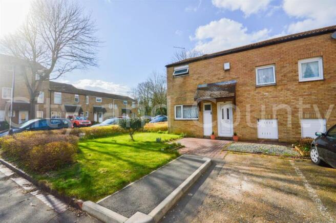 3 bed property, in Bringhurst, £180,000