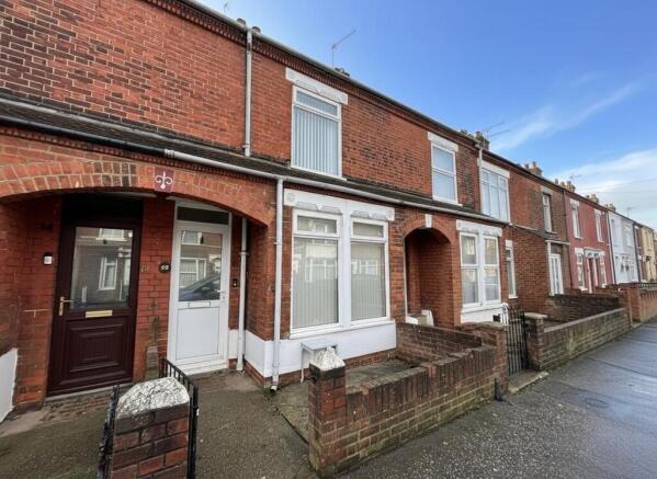 3 bed property, in Walpole Road, £160,000