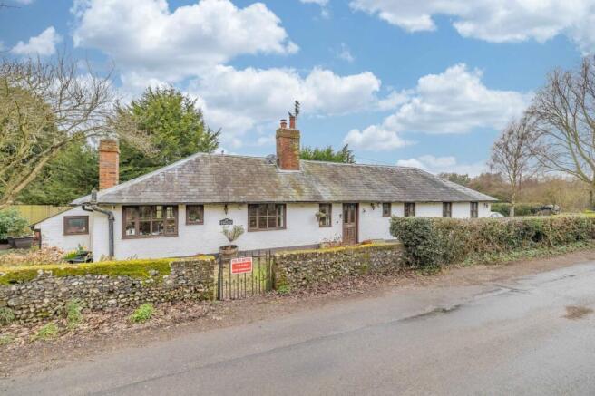 3 bed property, in Iffin Lane, £550,000