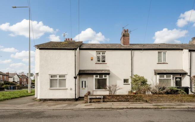2 bed property, in Grimshaw Lane, £180,000