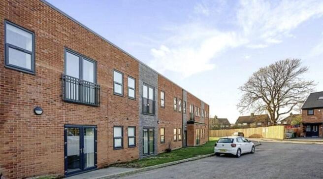 1 bed property, in York Road, £110,000