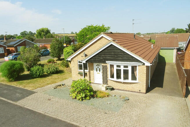 3 bed property, in Bishop Close, £425,000