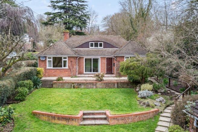 2 bed property, in Detached Bungalow On Large Plot, £950,000