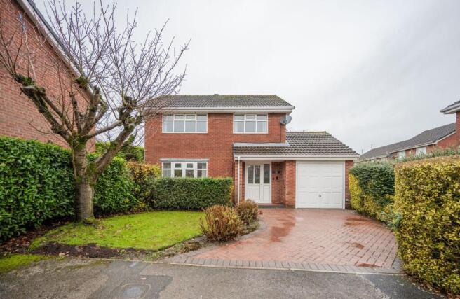 4 bed property, in Victoria Park, £285,000
