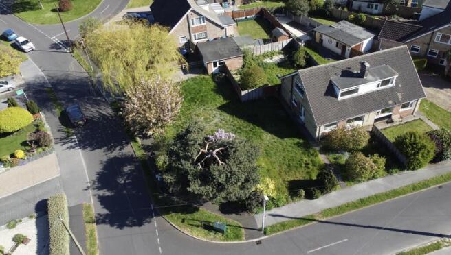 3 bed property, in The Crescent, £289,950