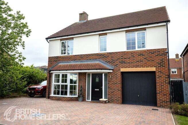 4 bed property, in Bradbury Way, £320,000