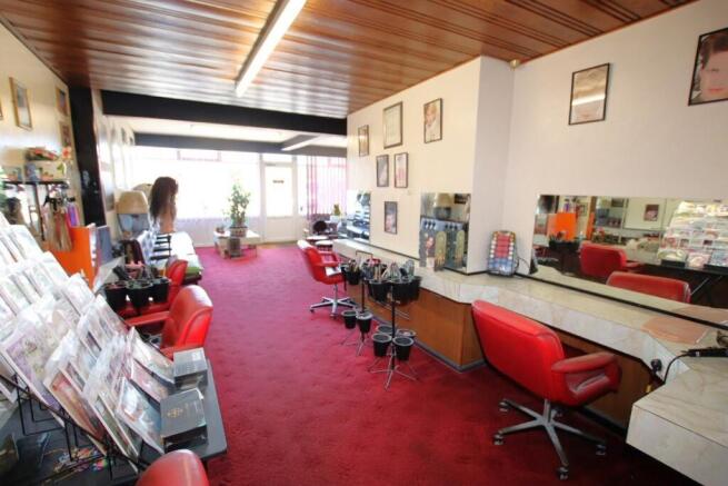 3 bed property, in Old Road, £254,000