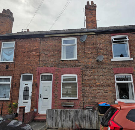 2 bed property, in Appleton Street, £150,000