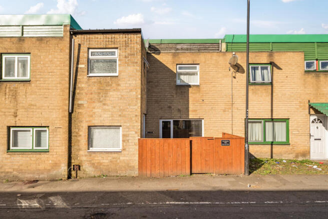 3 bed property, in Raby Street, £99,000