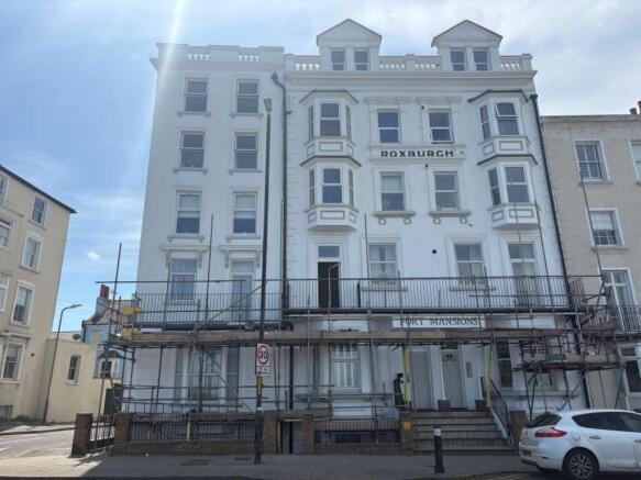 2 bed property, in Flat 5 Fort Mansions, £100,000