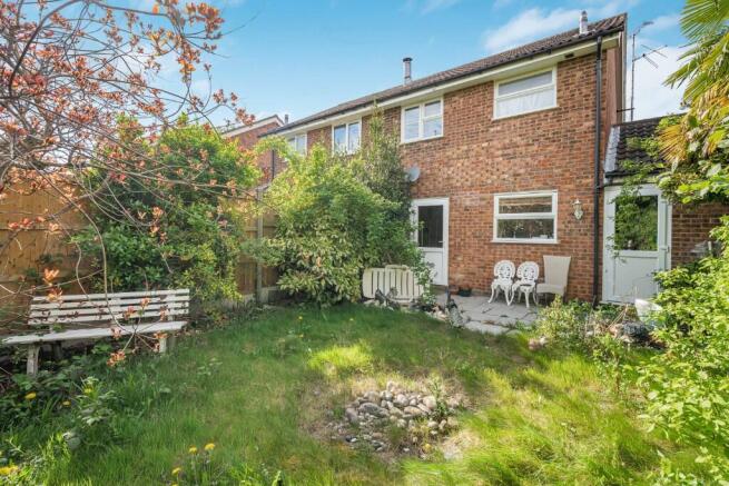 3 bed property, in Caernarvon, £450,000